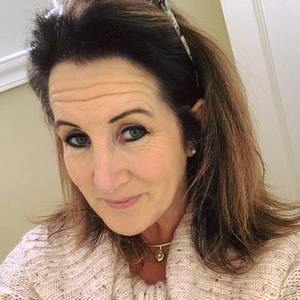 Meet your Posher, Debi